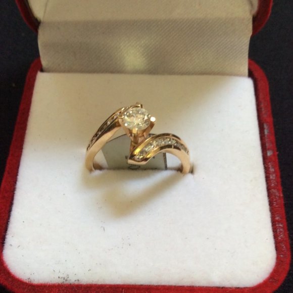 🌟 🌸HOST PICK 🌟 🌸 NWT 14K GENUINE GOLD & DIAMOND RING W/APPRAISAL MSRP $4,300 - Picture 5 of 6